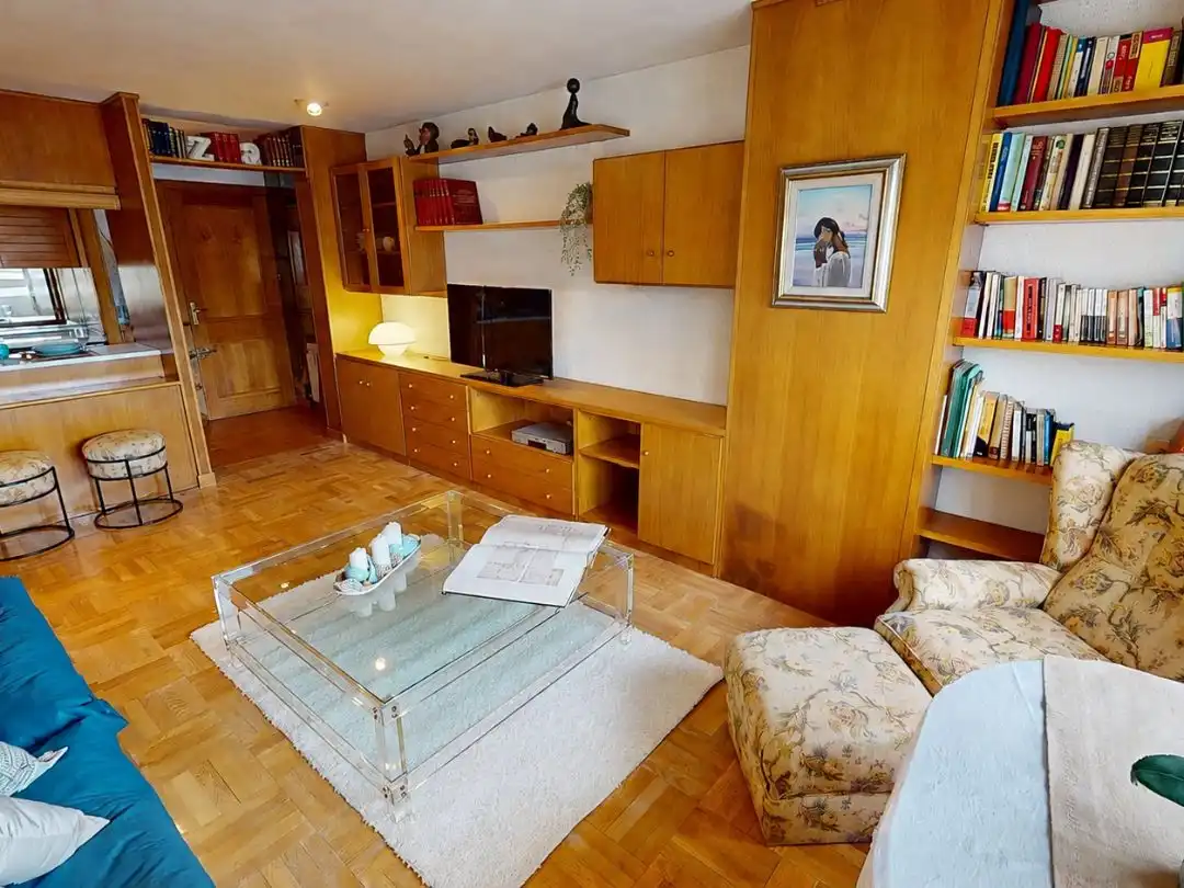 Pis en venda a Calle Cardenal Benlloch, 3, Villa Pilar Sala d'estar de Pis en venda en Burgos amb Calefacció, Parquet i Moblat