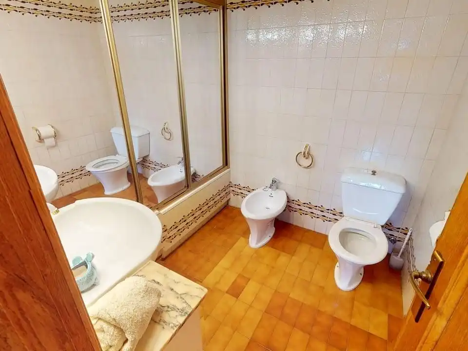 Pis en venda a Calle Cardenal Benlloch, 3, Villa Pilar Bany de Pis en venda en Burgos amb Calefacció, Parquet i Moblat