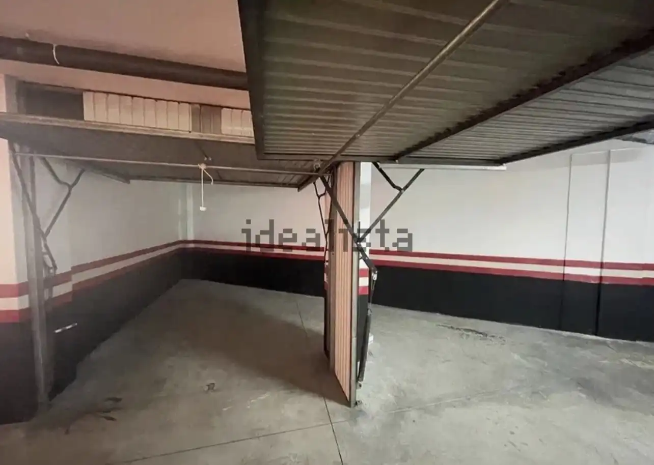 Garatge en venda a Calle Julio Burell, 43, Linarejos Garatge en venda en Linares