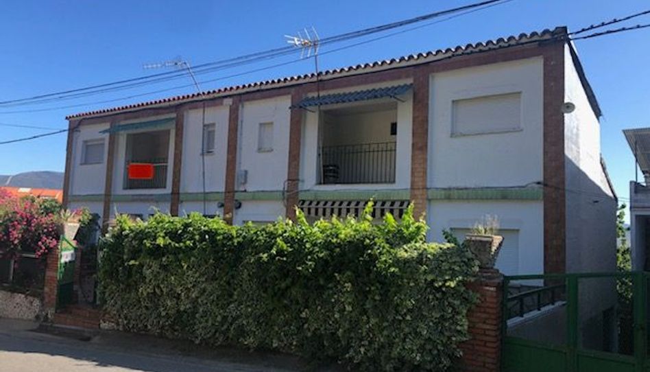 Casa adosada en venta en Avenida Puerto, 55, Casar de Palomero, Cáceres - imagen 1 Foto 1 de Casa adosada en venta en Avenida Puerto, 55, Casar de Palomero, Cáceres