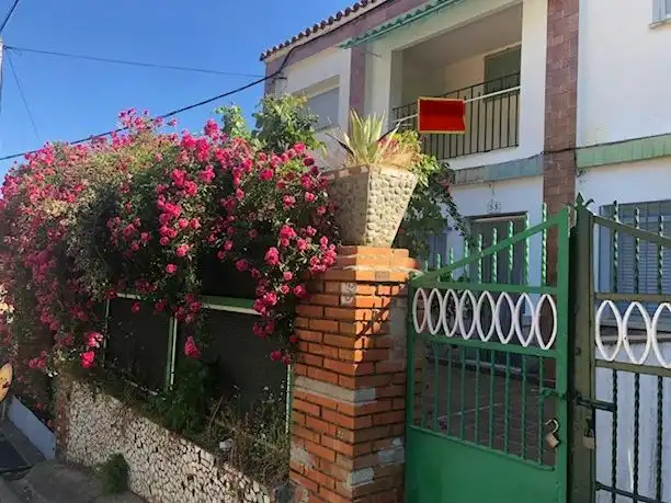 Vista exterior de Casa adosada en venda en Casar de Palomero amb Terrassa, Moblat i Balcó