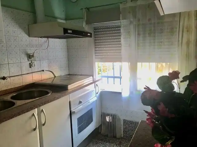 Cuina de Casa adosada en venda en Casar de Palomero amb Terrassa, Moblat i Balcó