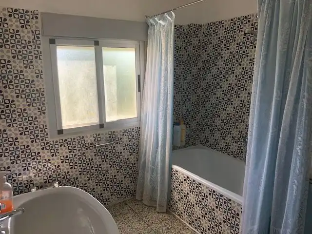 Bany de Casa adosada en venda en Casar de Palomero amb Terrassa, Moblat i Balcó