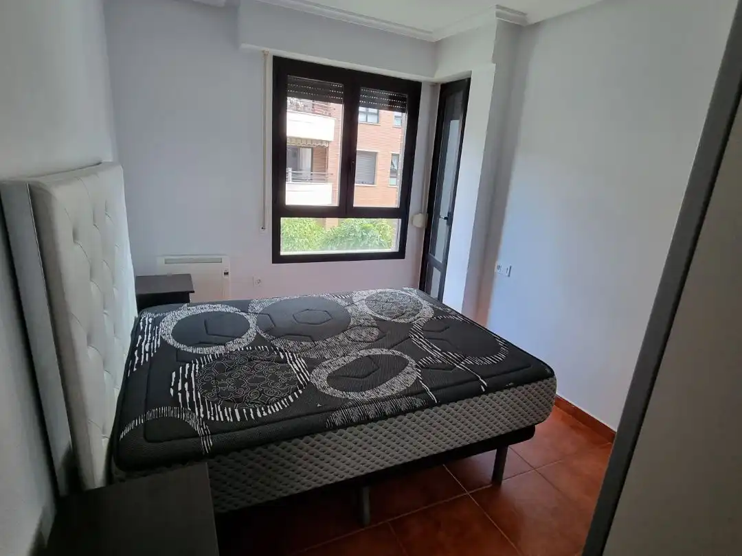 Wohnung zur Miete in Iturrilun Plaza, Zarautz Schlafzimmer von Wohnung zur Miete in Zarautz mit Heizung, Abstellraum und Möbliert