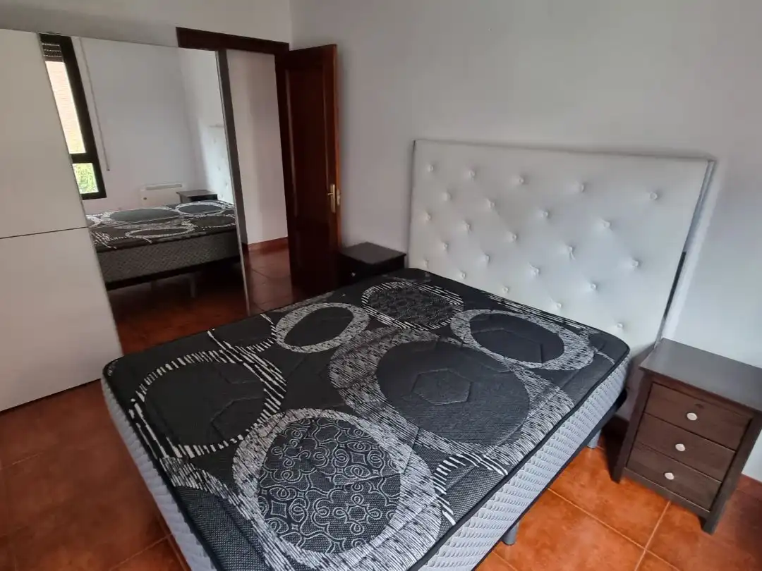 Wohnung zur Miete in Iturrilun Plaza, Zarautz Schlafzimmer von Wohnung zur Miete in Zarautz mit Heizung, Abstellraum und Möbliert