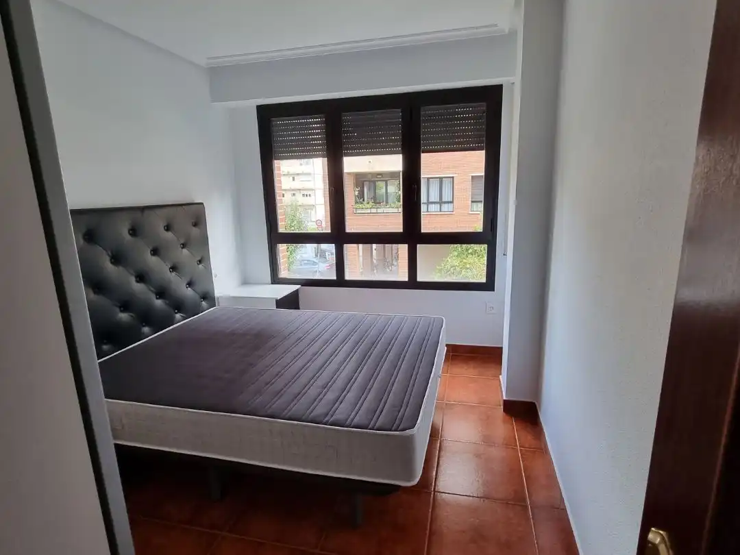 Wohnung zur Miete in Iturrilun Plaza, Zarautz Schlafzimmer von Wohnung zur Miete in Zarautz mit Heizung, Abstellraum und Möbliert