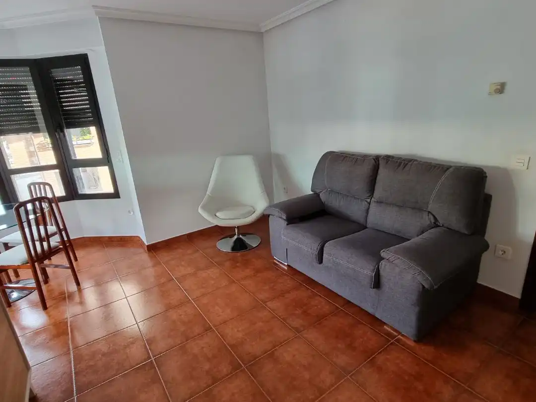 Wohnung zur Miete in Iturrilun Plaza, Zarautz Wohnzimmer von Wohnung zur Miete in Zarautz mit Heizung, Abstellraum und Möbliert