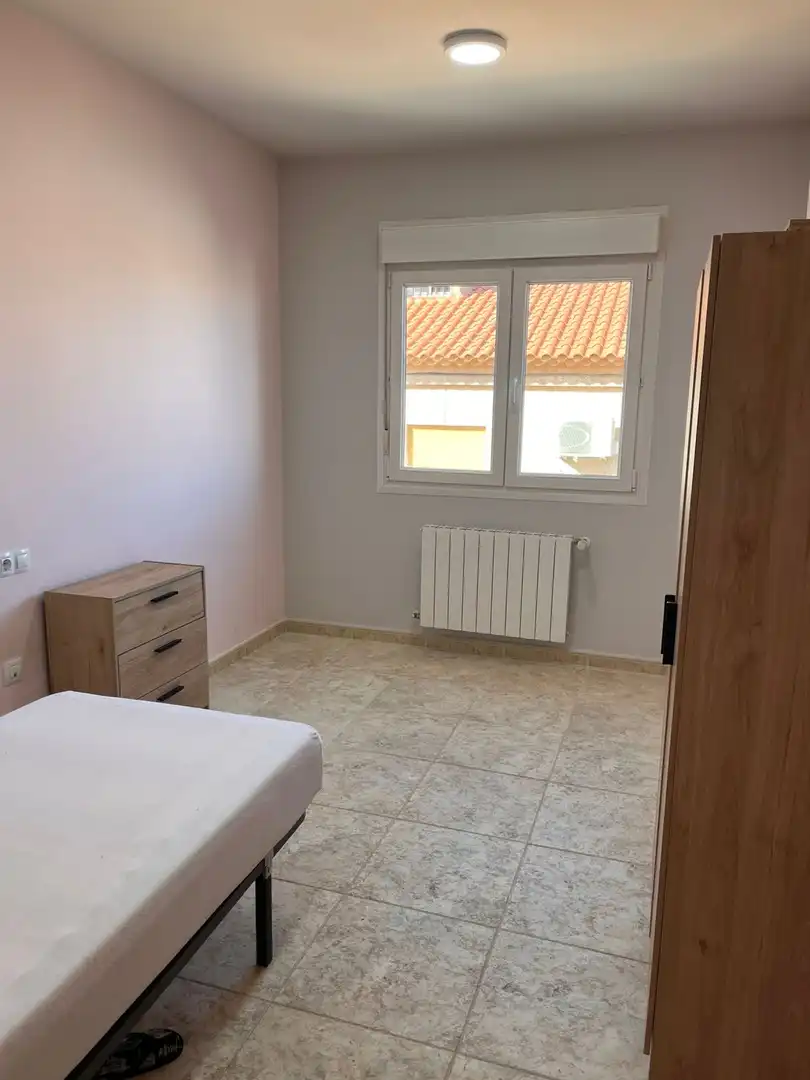 Room in Calle Villarrobledo, 14, Socuéllamos