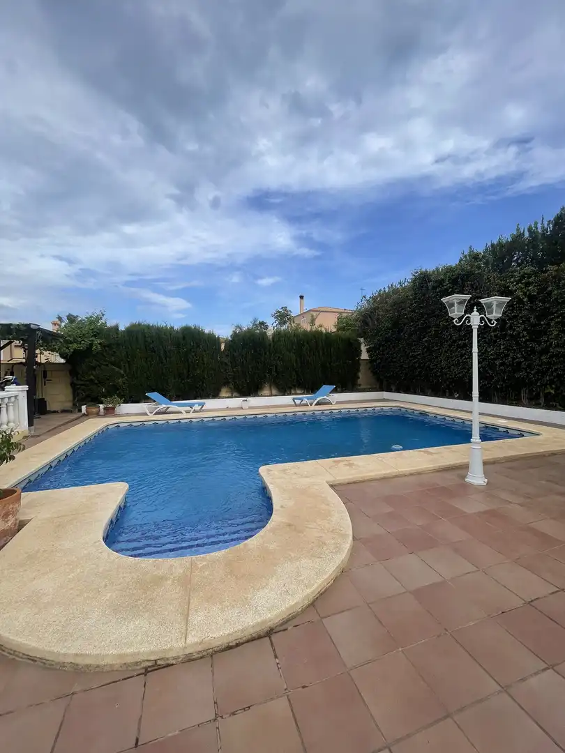 Casa o chalet en venta en Carrer Serra de la Fontfreda, 5, Escandinavia - Cautivador Piscina de Casa o chalet en venta en L'Alfàs del Pi con Aire acondicionado, Terraza y Piscina