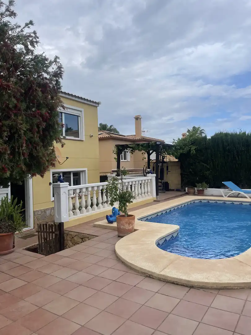 Casa o chalet en venta en Carrer Serra de la Fontfreda, 5, Escandinavia - Cautivador Vista exterior de Casa o chalet en venta en L'Alfàs del Pi con Aire acondicionado, Terraza y Piscina