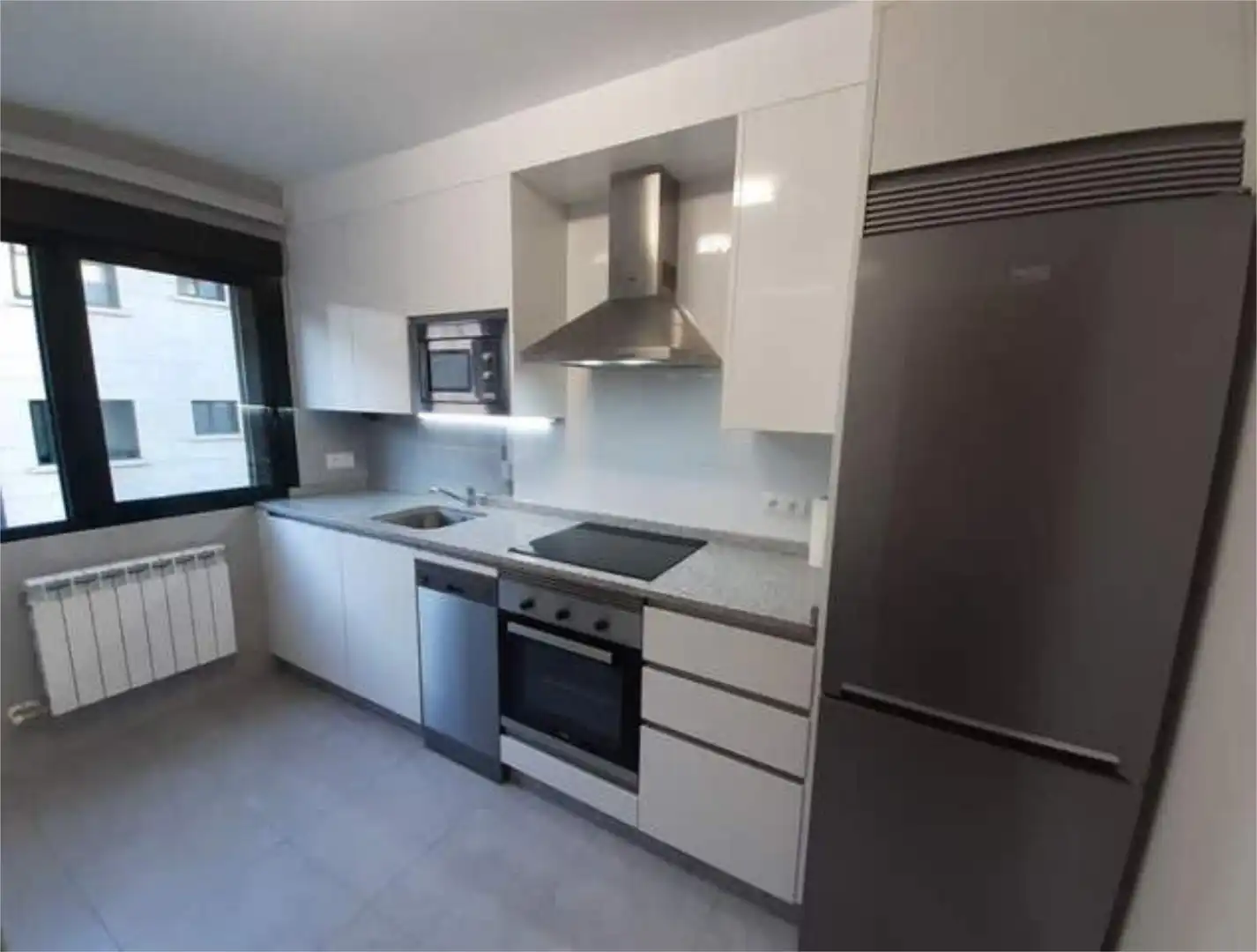 Piso de alquiler en Lalín Cocina de Piso de alquiler en Lalín con Calefacción, Trastero y Amueblado