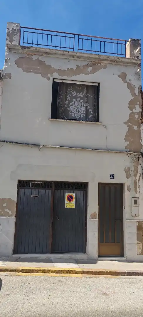Vista exterior de Casa adosada en venta en Tavernes de la Valldigna con Terraza
