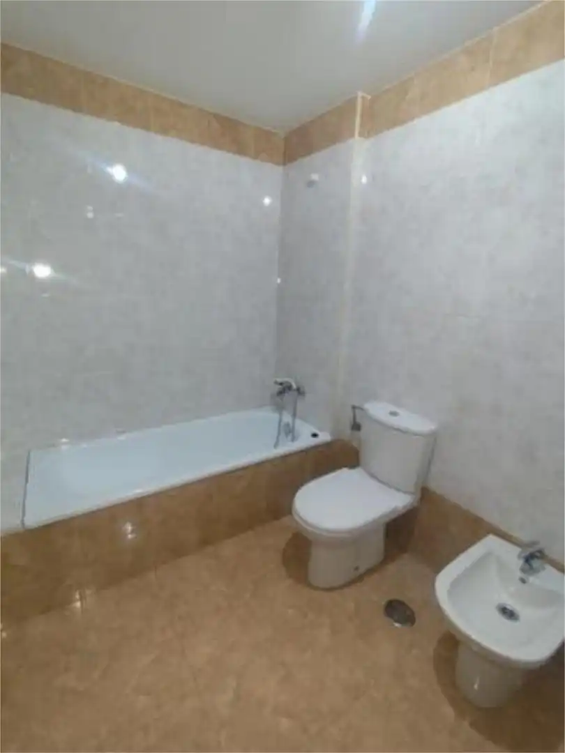 Einfamilien-Reihenhaus zur Miete in Salamanca Capital Badezimmer von Einfamilien-Reihenhaus zur Miete in Salamanca Capital