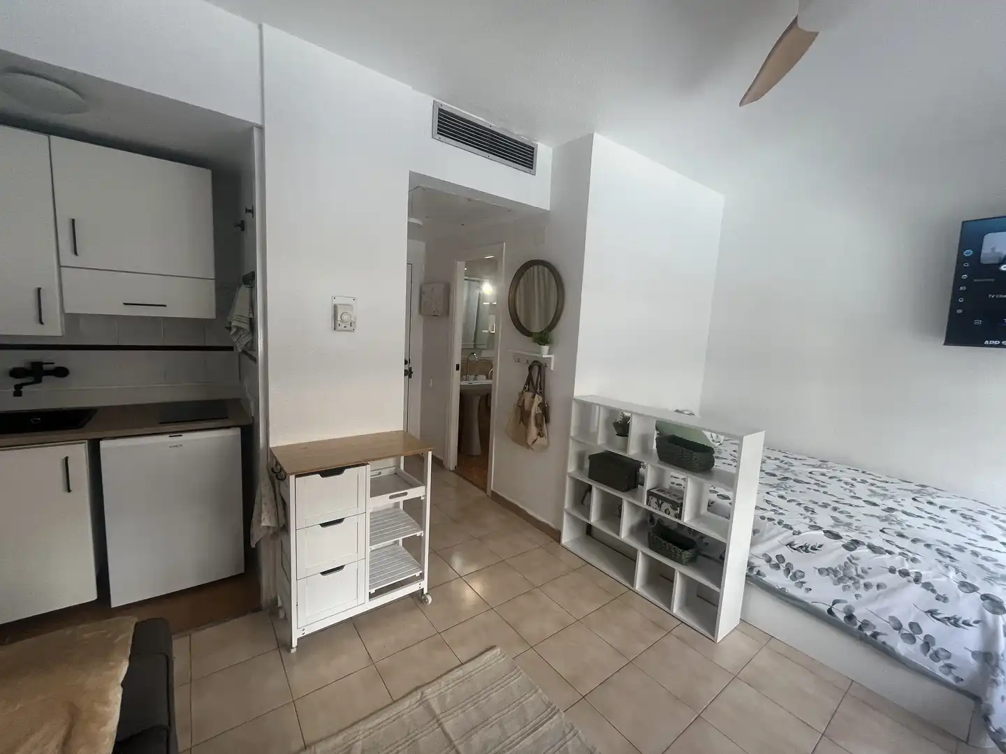 Cocina de Estudio de alquiler en Sevilla con Aire acondicionado, Calefacción y Amueblado