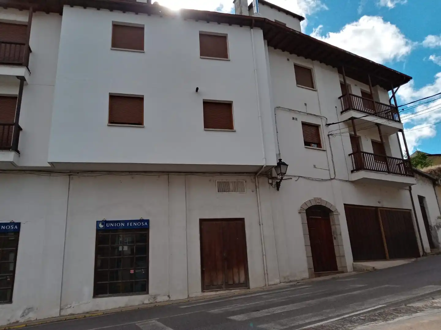 Vista exterior de Pis de lloguer en Villafranca del Bierzo amb Calefacció, Parquet i Moblat