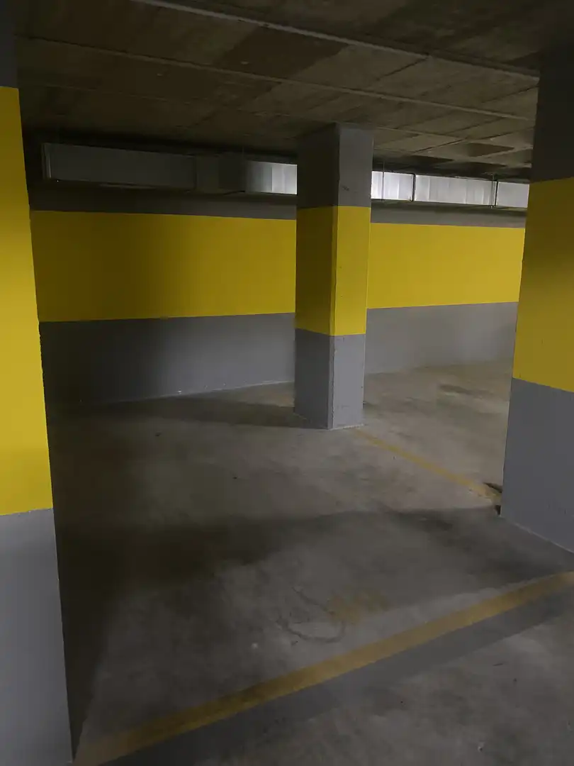 Garage zur Miete in Avinguda de les Tres Creus, 100, Sant Isidre Parkplatz von Garage zur Miete in Valencia