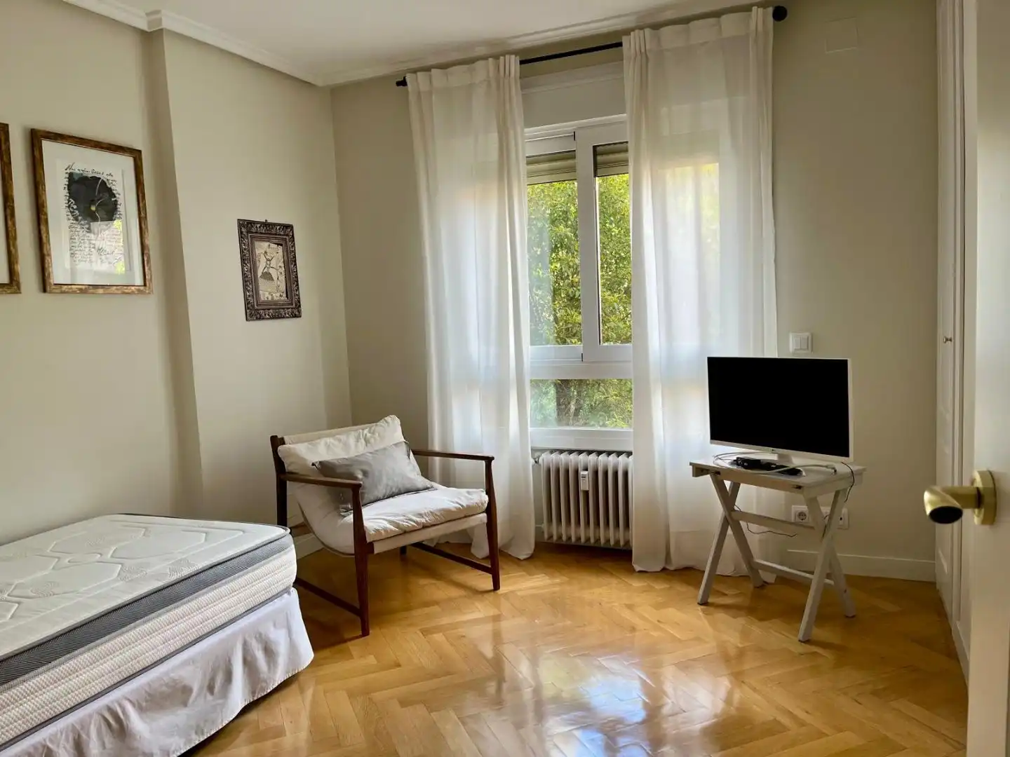 Piso en venta en Nueva España Habitación de Piso en venta en Madrid con Aire acondicionado, Calefacción y Parquet
