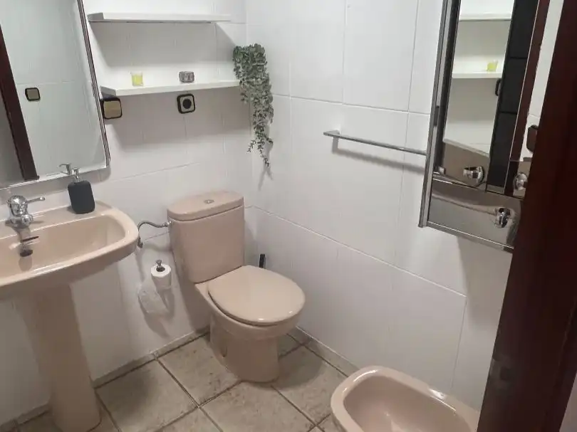 Bathroom of Flat for rent in Oviedo   with Heating, Parquet flooring and Furnished