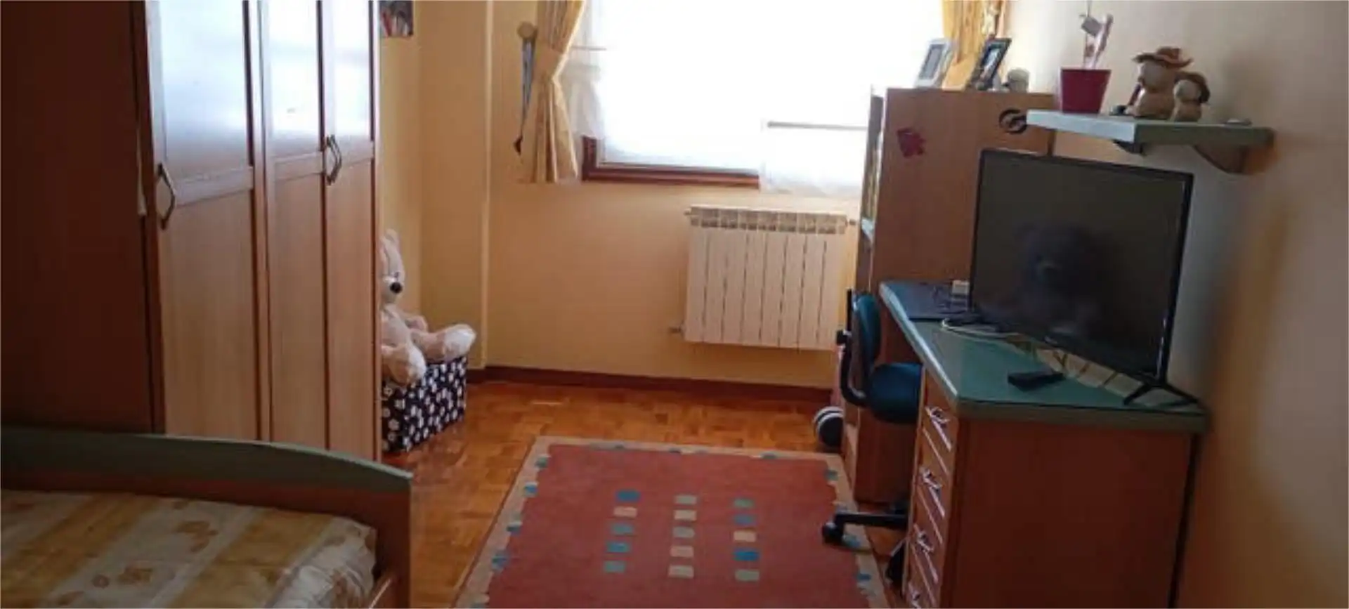 Pis en venda a Burela Dormitori de Pis en venda en Burela amb Calefacció, Traster i Moblat