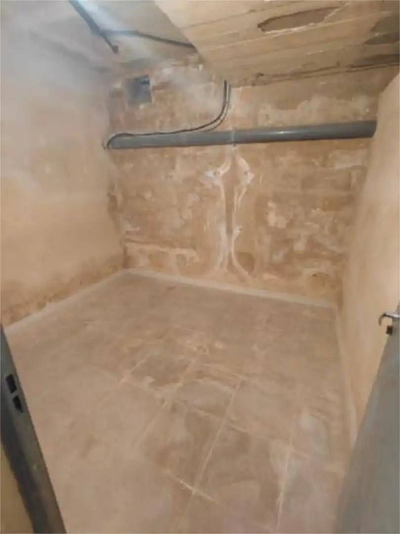 Trastero de alquiler en Port de Pollença Baño de Trastero de alquiler en Pollença