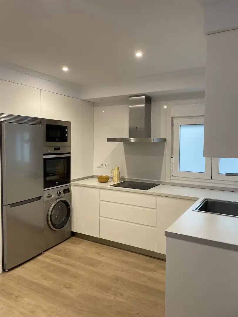 Küche von Wohnung zur Miete in Baiona mit Heizung, Parkett und Abstellraum