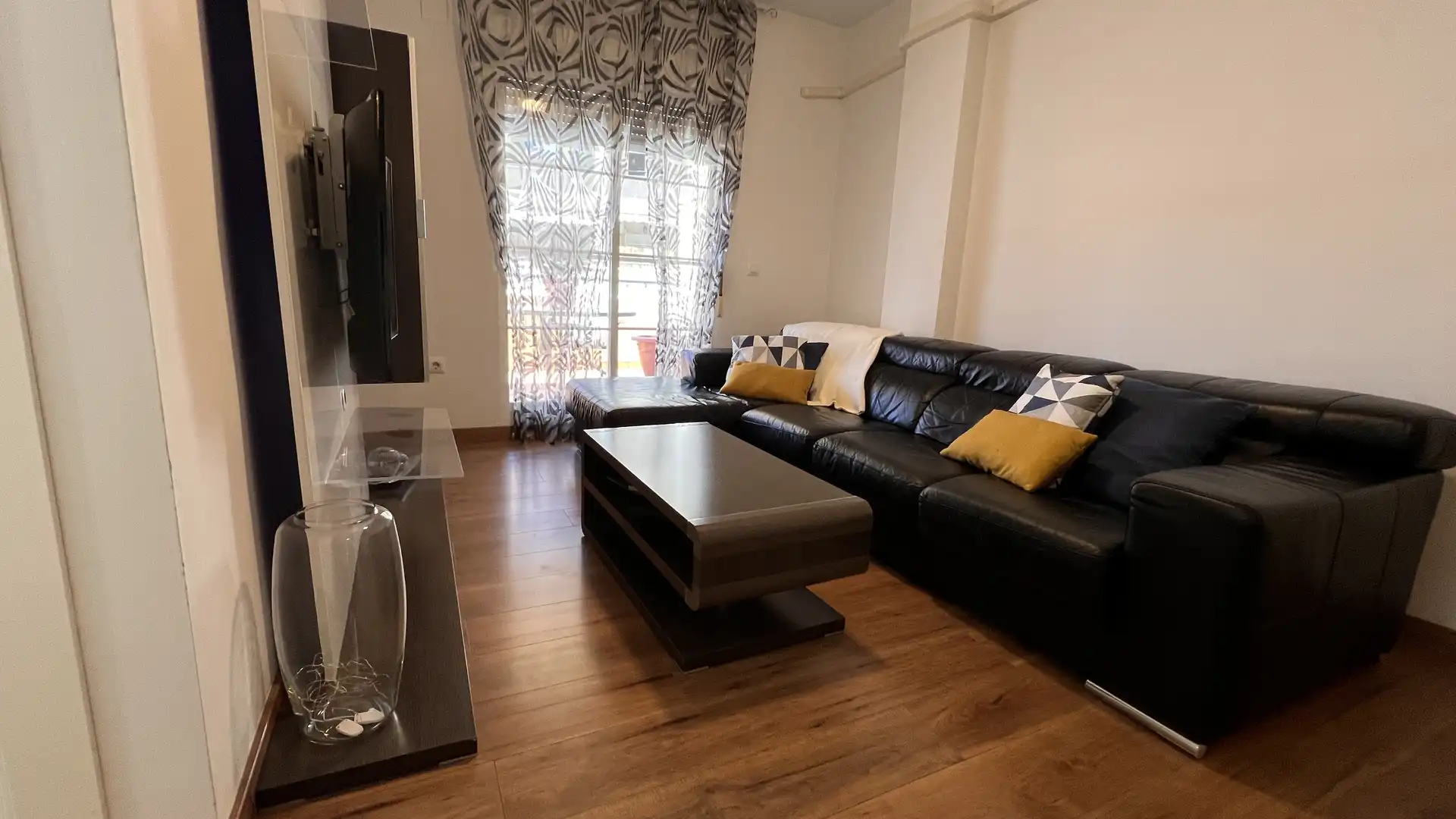 Living room of Flat for sale in Las Gabias  with Parquet flooring, Terrace and Storage room