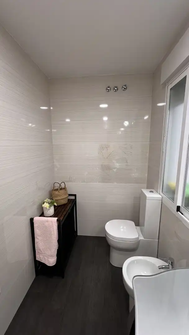 Bathroom of Flat for sale in Las Gabias  with Parquet flooring, Terrace and Storage room