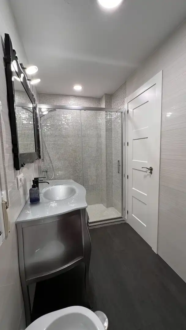 Bathroom of Flat for sale in Las Gabias  with Parquet flooring, Terrace and Storage room