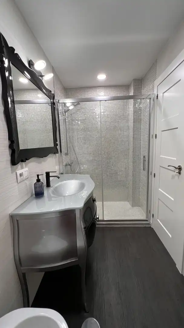 Bathroom of Flat for sale in Las Gabias  with Parquet flooring, Terrace and Storage room