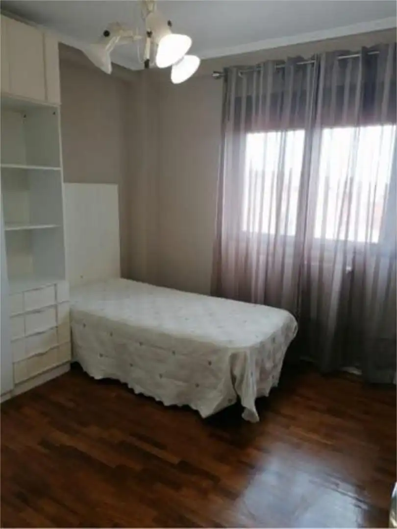 Piso de alquiler en Valdefresno Habitación de Piso de alquiler en Valdefresno