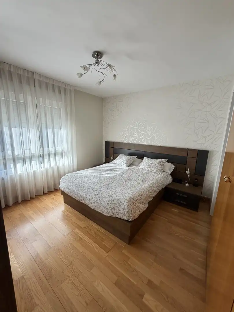 Wohnung zum Verkauf in Camino San Vicente, 19, La Lastrilla Schlafzimmer von Wohnung zum Verkauf in La Lastrilla mit Heizung, Privatgarten und Parkett