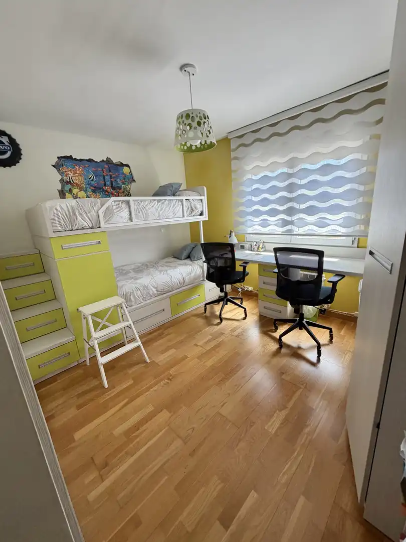 Wohnung zum Verkauf in Camino San Vicente, 19, La Lastrilla Schlafzimmer von Wohnung zum Verkauf in La Lastrilla mit Heizung, Privatgarten und Parkett
