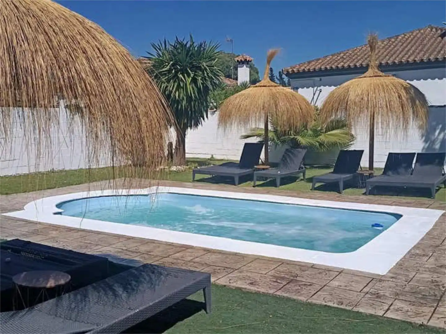 Casa adosada de lloguer a Pelagatos - Pago del Humo Piscina de Casa adosada de lloguer en Chiclana de la Frontera amb Calefacció, Jardí privat i Terrassa