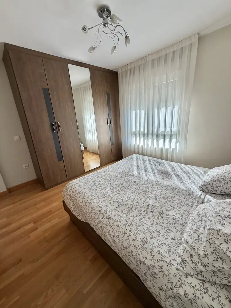 Wohnung zum Verkauf in Camino San Vicente, 19, La Lastrilla Schlafzimmer von Wohnung zum Verkauf in La Lastrilla mit Heizung, Privatgarten und Parkett