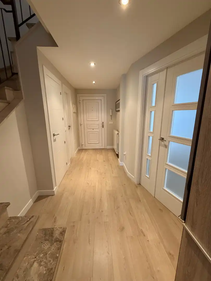 Wohnung zum Verkauf in Camino San Vicente, 19, La Lastrilla Wohnung zum Verkauf in La Lastrilla mit Heizung, Privatgarten und Parkett