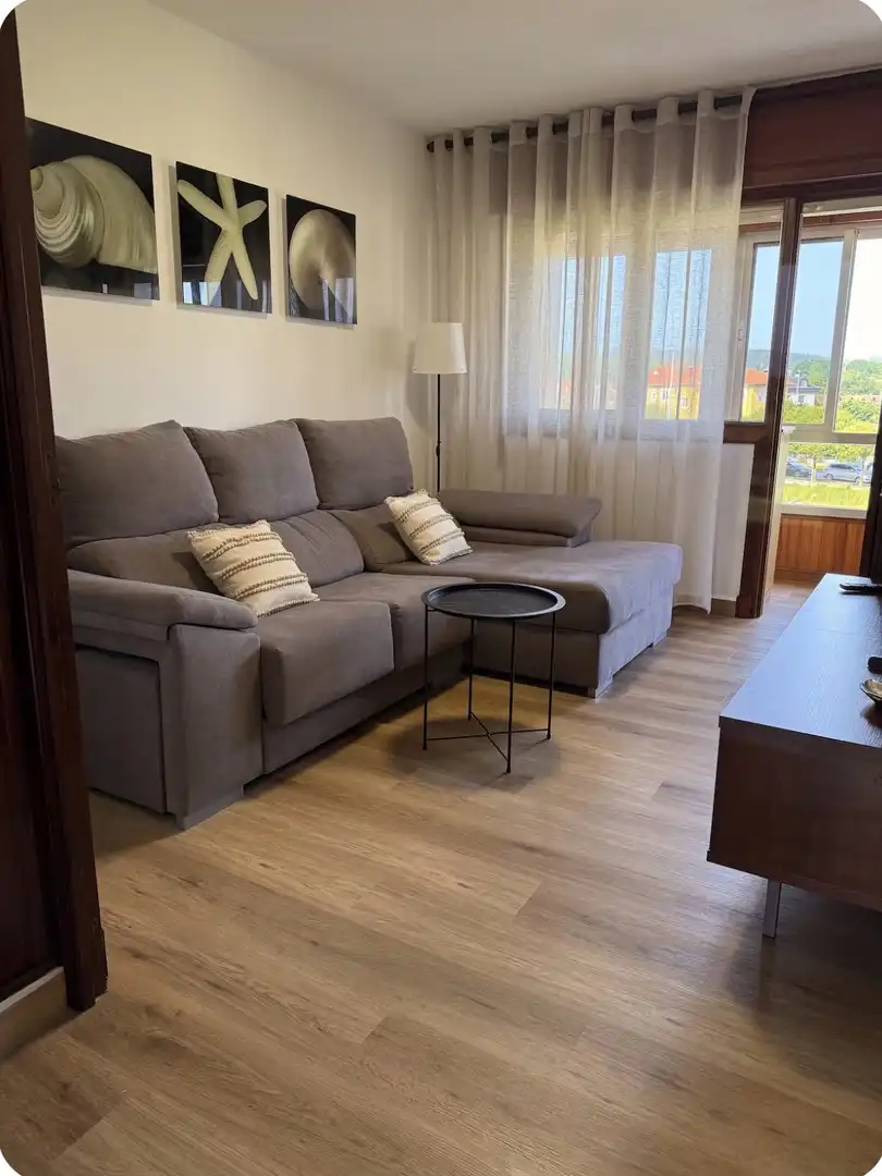 Room in Calle las Viñas, 340, Sierrapando Living room of Flat for share in Torrelavega with Heating, Private garden and Parquet flooring