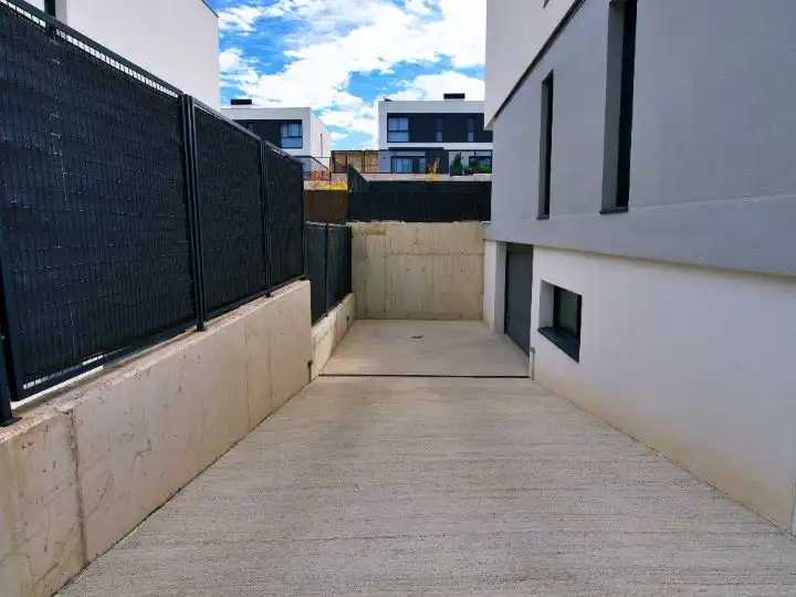 Wohnung zum Verkauf in Ronda de Aulencia, 44b, Ibiza - San Pedro Terrasse von Wohnung zum Verkauf in Villanueva del Pardillo mit Schwimmbad