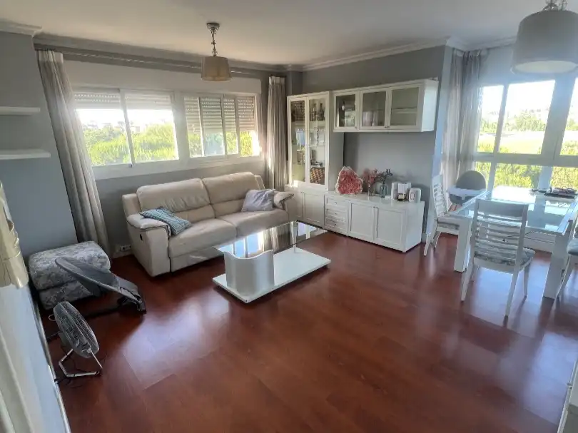 Living room of Flat for share in Madrid  with Air Conditioner, Private garden and Parquet flooring