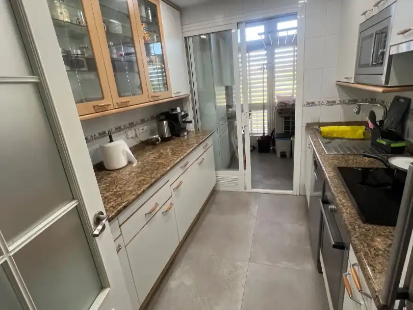 Kitchen of Flat for share in Madrid  with Air Conditioner, Private garden and Parquet flooring