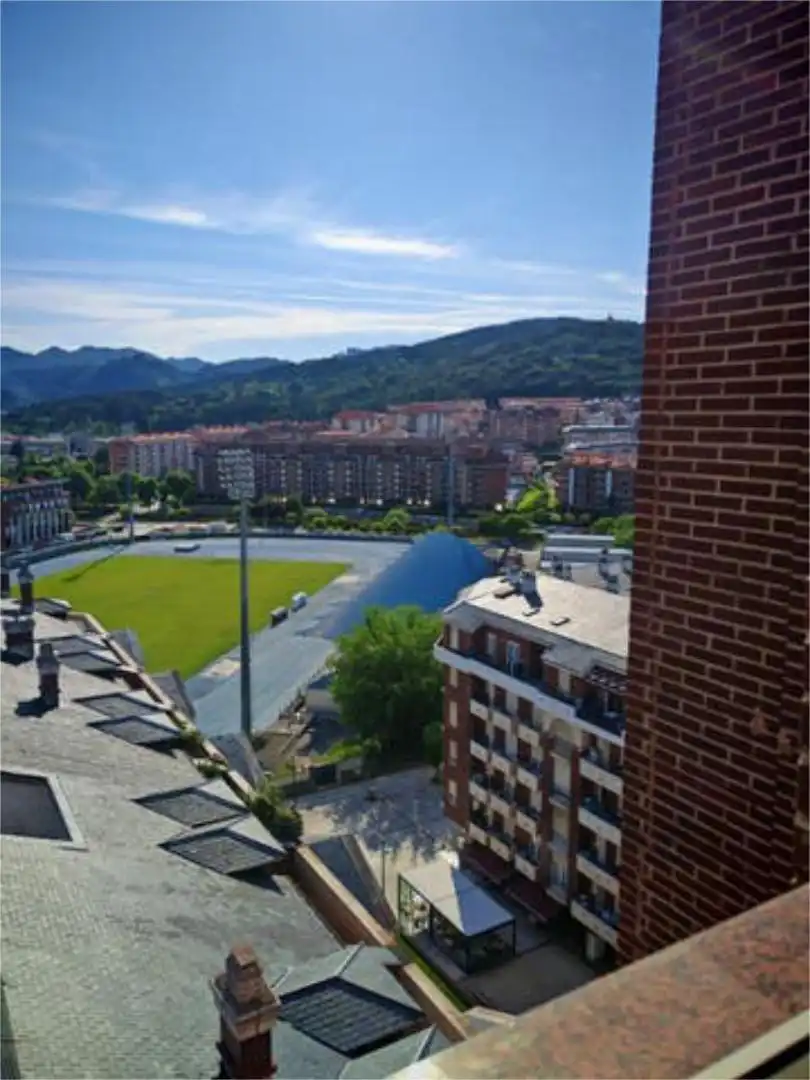 Vista exterior de Apartamento de alquiler en Castro-Urdiales