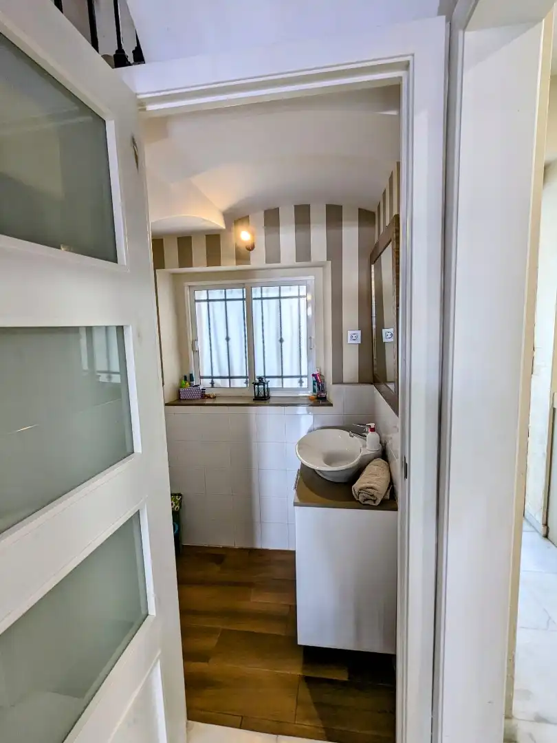 Bany de Casa o xalet en venda en Sevilla amb Aire condicionat, Jardí privat i Parquet