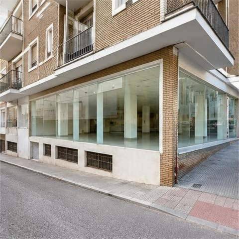 Local comercial en Alquiler en Reina Victoria - Matadero