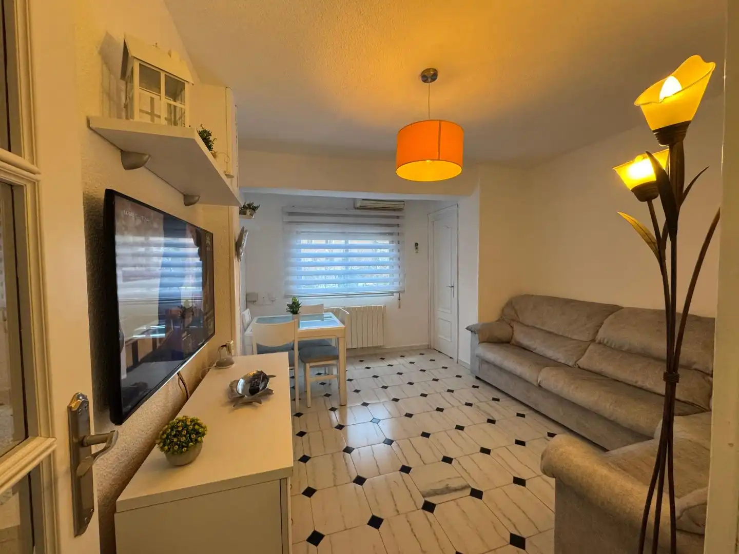 Flat for rent in Calle Cruz de Granada, Angustias - Chana - Encina Living room of Flat for rent in Granada with Air Conditioner, Heating and Furnished