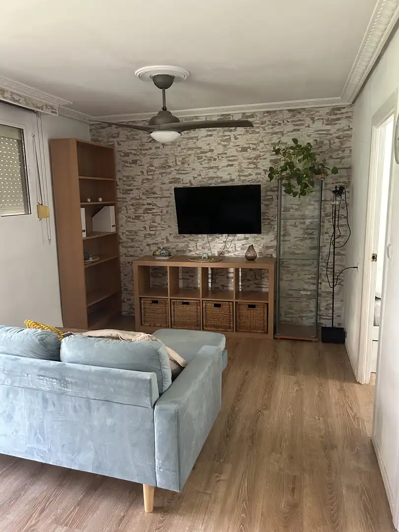 Flat for rent in Calle la Rondeña, 1, San Pablo Living room of Flat for rent in Sevilla with Air Conditioner, Heating and Parquet flooring