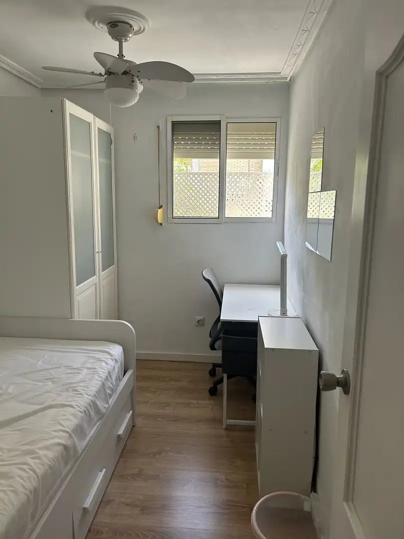 Habitación de Piso de alquiler en Sevilla con Aire acondicionado, Calefacción y Parquet