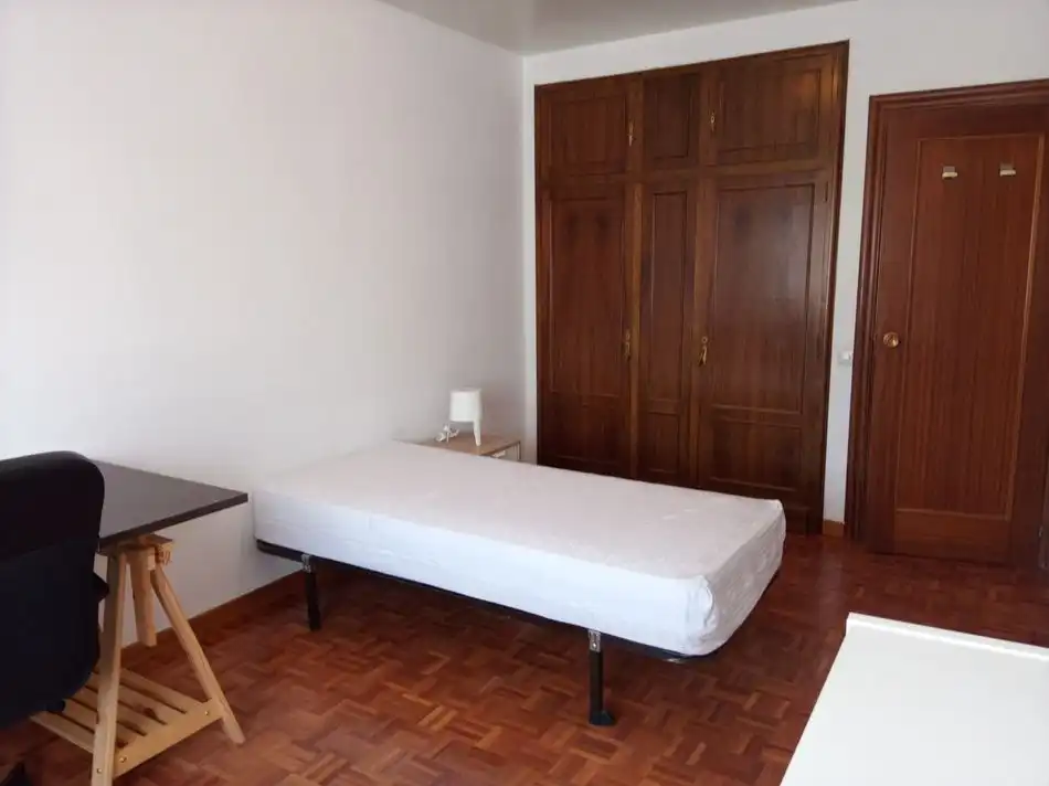 Piso de alquiler en Calle de Iturrama, 16, Iturrama Habitación de Piso de alquiler en Pamplona / Iruña con Calefacción, Parquet y Terraza