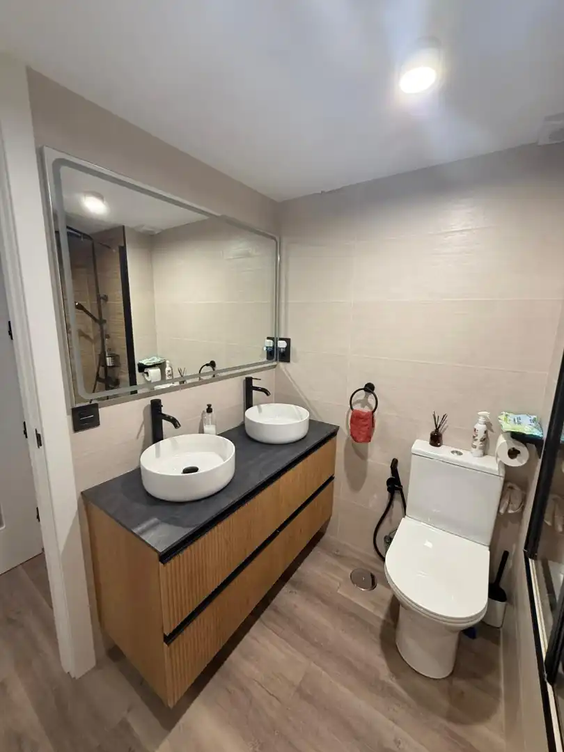 Wohnung zum Verkauf in Calle de Uruguay, 23, La Espinilla - Parque Blanco Badezimmer von Wohnung zum Verkauf in Coslada mit Klimaanlage und Terrasse