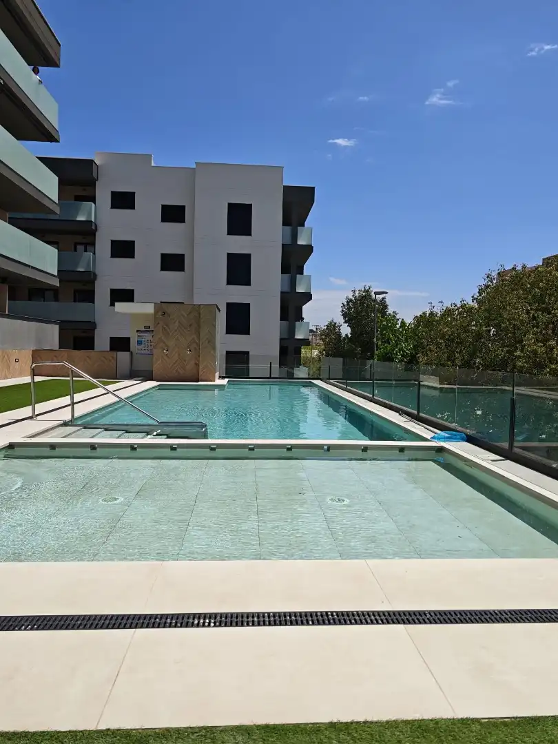 Piscina de Pis de lloguer en Cartagena amb Jardí privat, Parquet i Terrassa