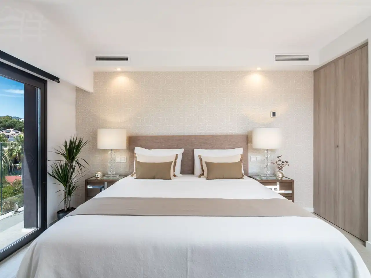 Dachboden zum Verkauf in Calle de la Gaviota, 159, Marbesa Schlafzimmer von Dachboden zum Verkauf in Marbella mit Klimaanlage, Terrasse und Schwimmbad