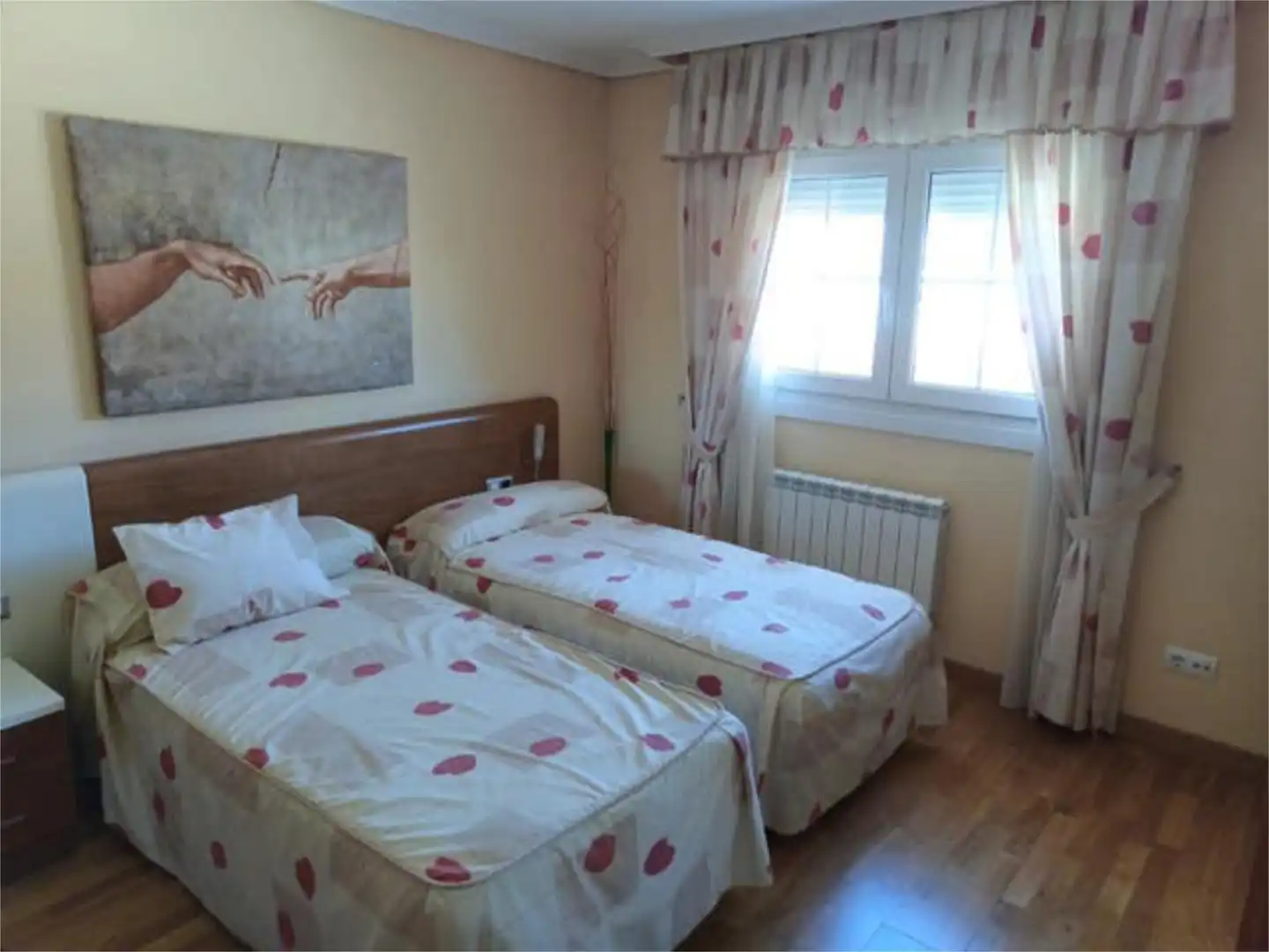 Habitación de Casa adosada en venta en Barásoain con Calefacción, Jardín privado y Terraza